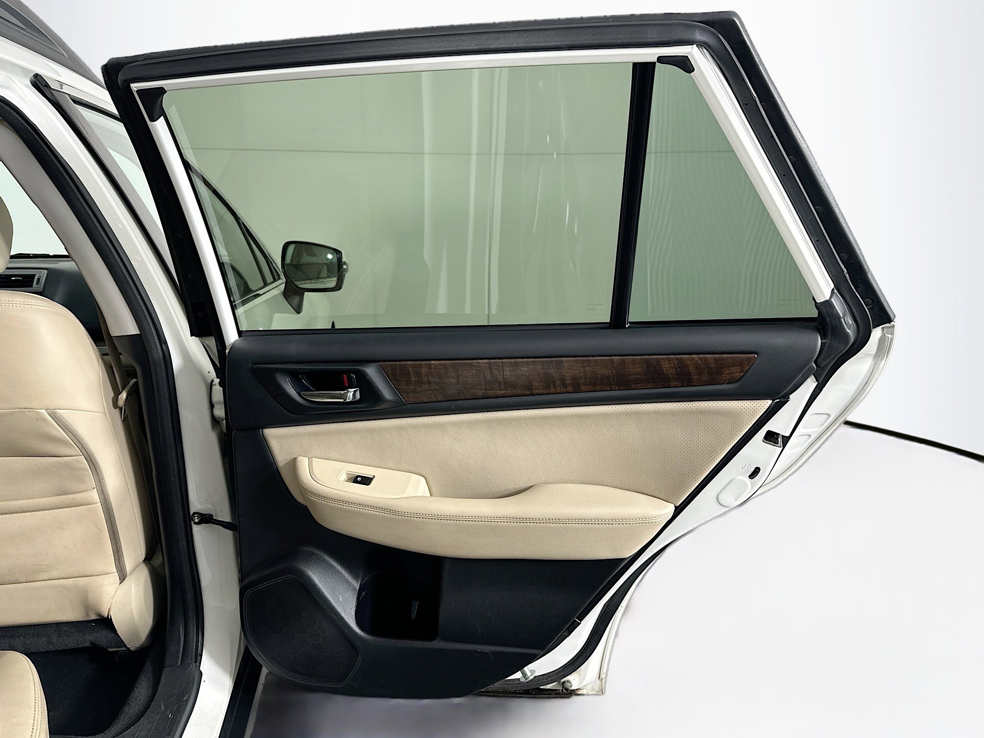 Used 2016 Subaru Outback 3.6R Limited image 31