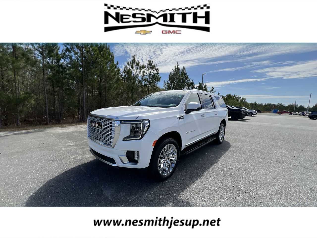 Used 2024 GMC Yukon XL Denali w/ Advanced Technology Package image 1