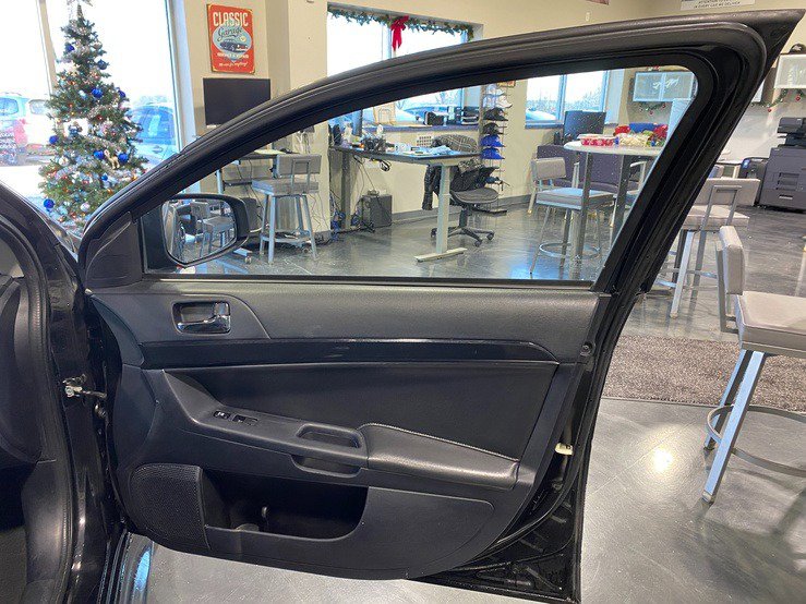 Used 2016 Mitsubishi Lancer ES image 17