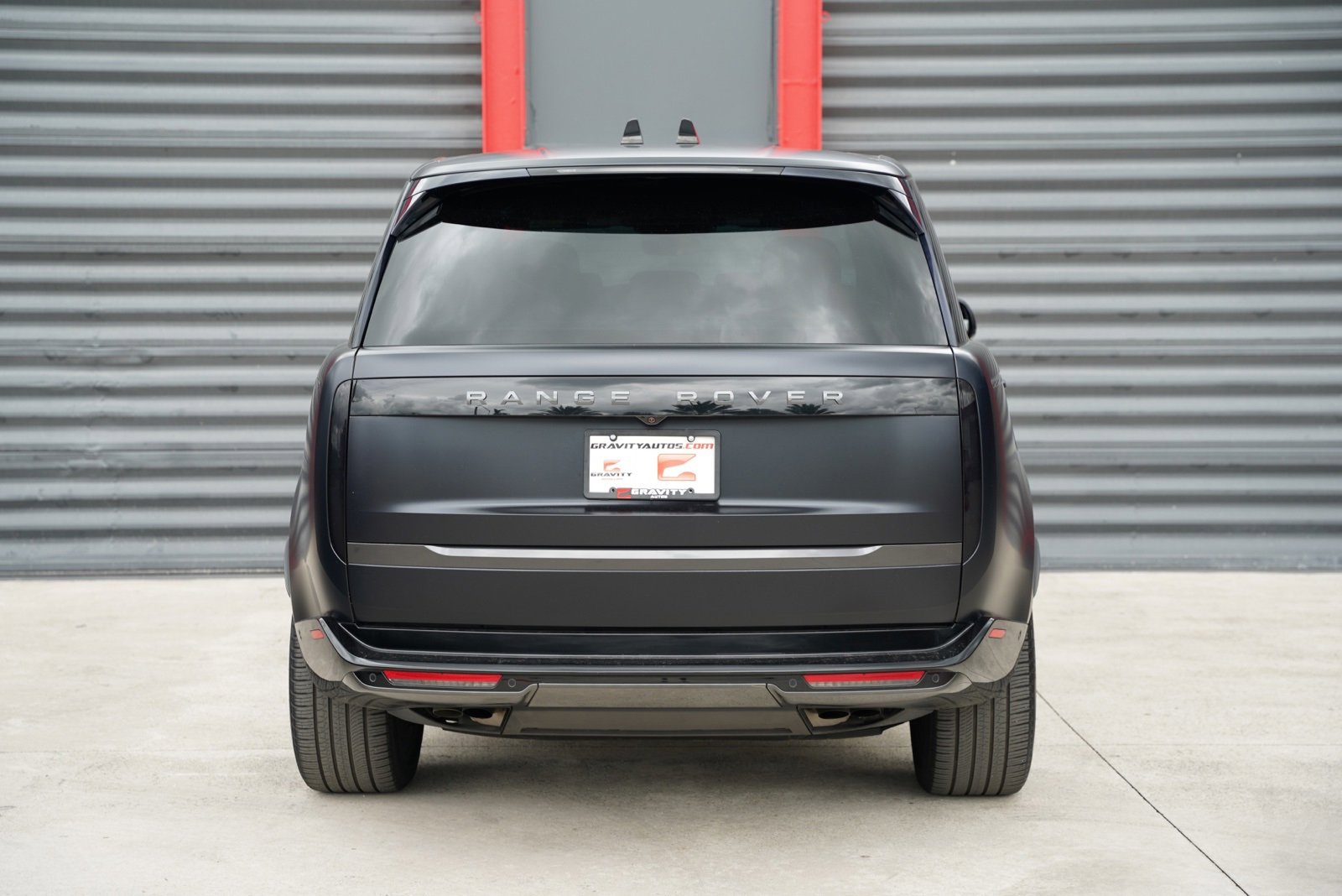 Used 2023 Land Rover Range Rover Long Wheelbase SE image 5