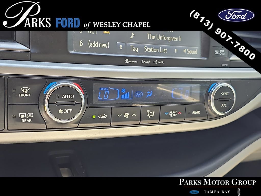 Used 2016 Toyota Highlander XLE AWD/4WD image 25