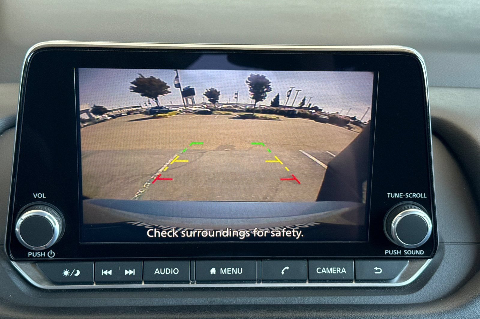 Used 2024 Nissan Rogue S FWD image 24
