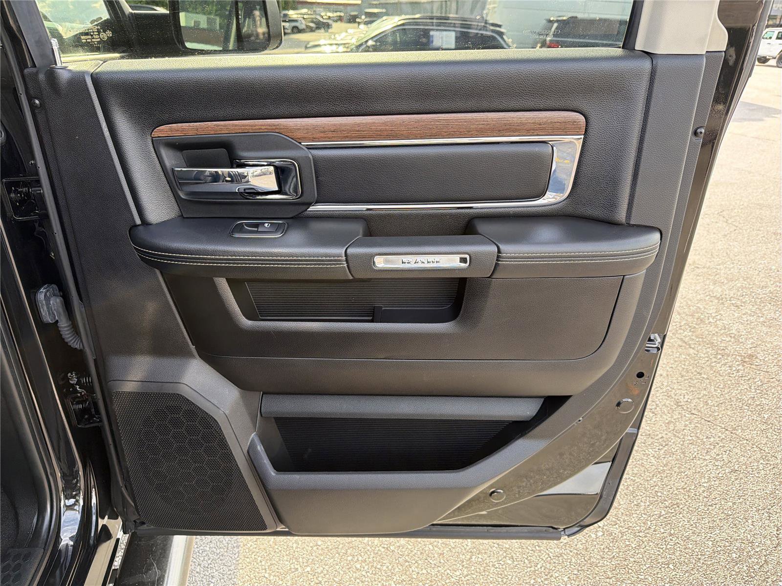 Used 2018 RAM 2500 Laramie w/ Sport Appearance Group AWD/4WD image 15