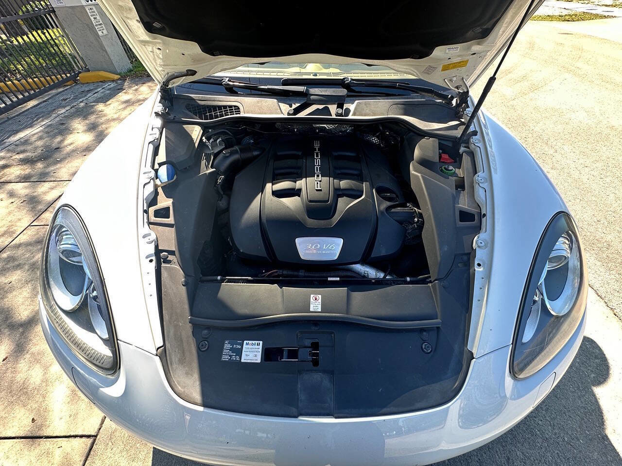 Used 2014 Porsche Cayenne Diesel image 11