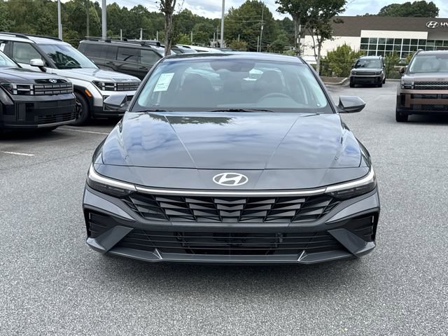 Used 2025 Hyundai Elantra Blue image 2