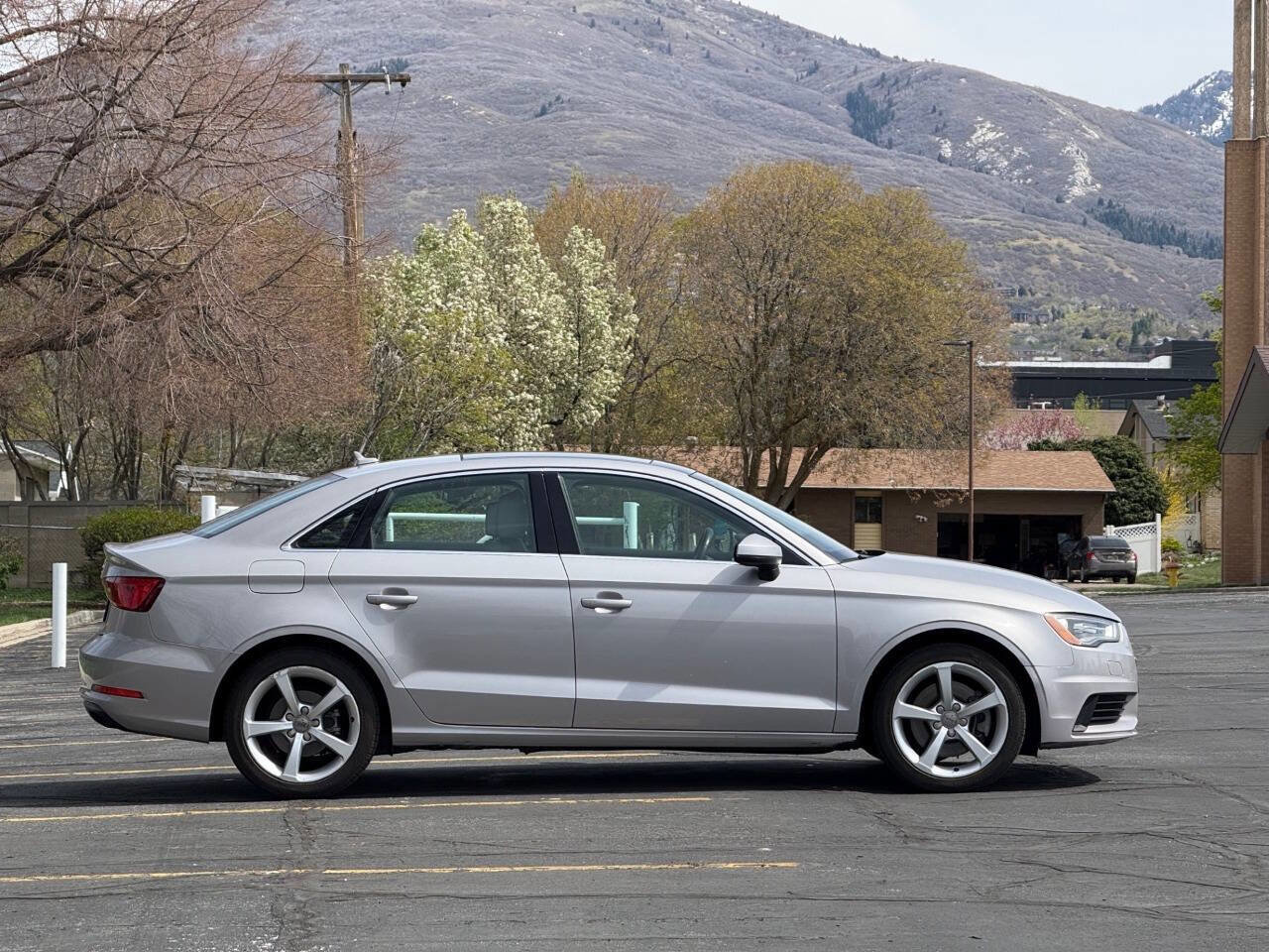 Used 2015 Audi A3 1.8T Premium w/ Cold Weather Package FWD image 4