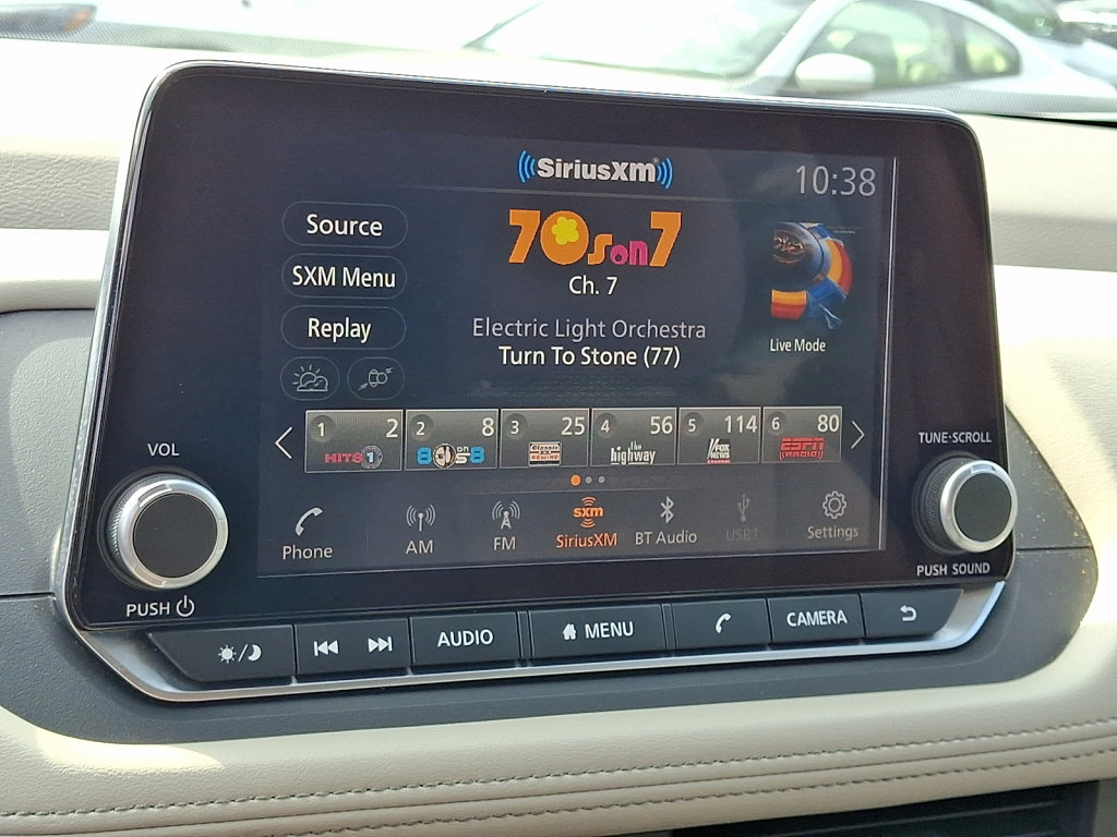 Used 2025 Nissan Rogue SV AWD/4WD image 29