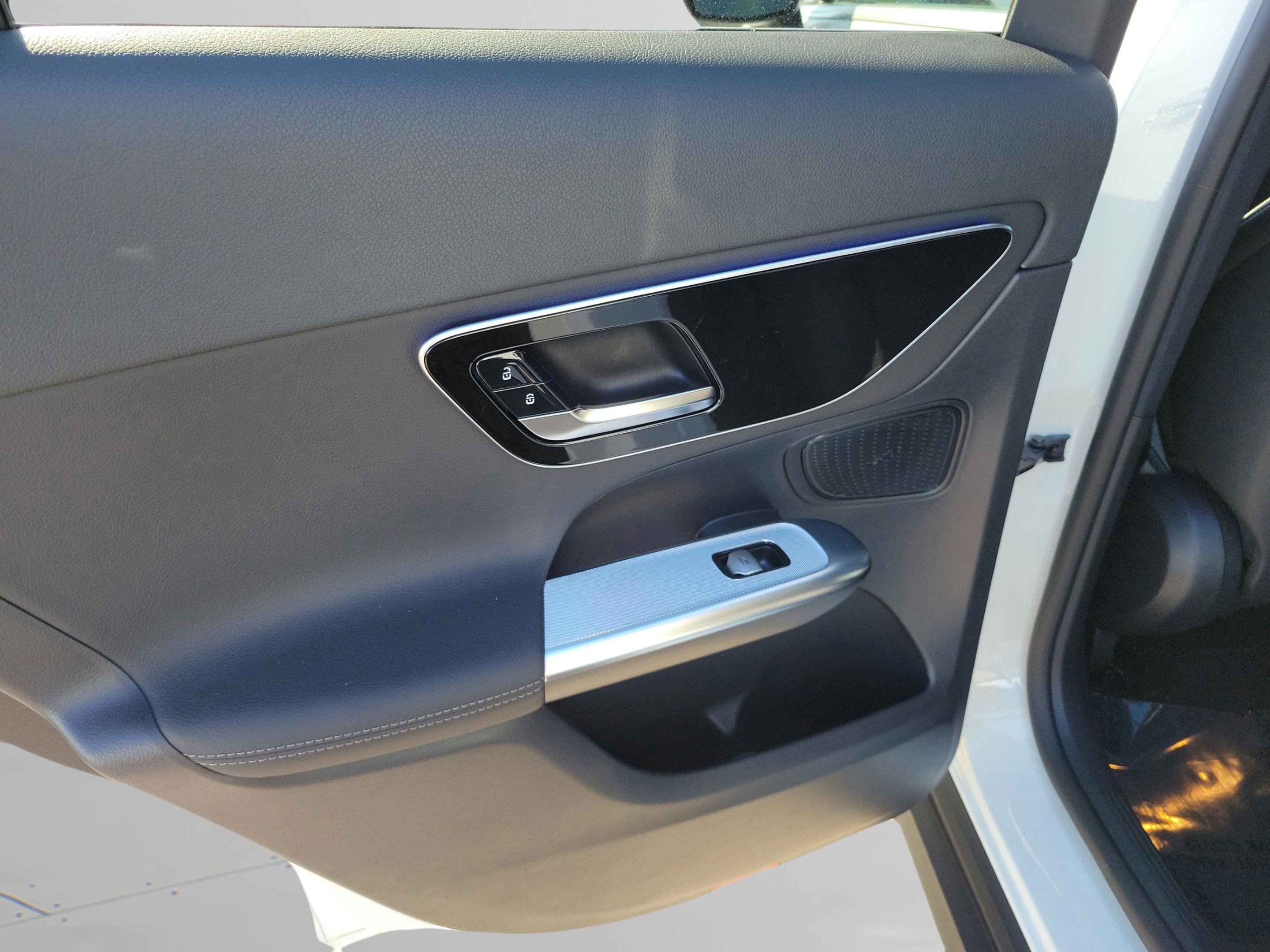 Certified 2026 Mercedes-Benz GLC 300 image 9