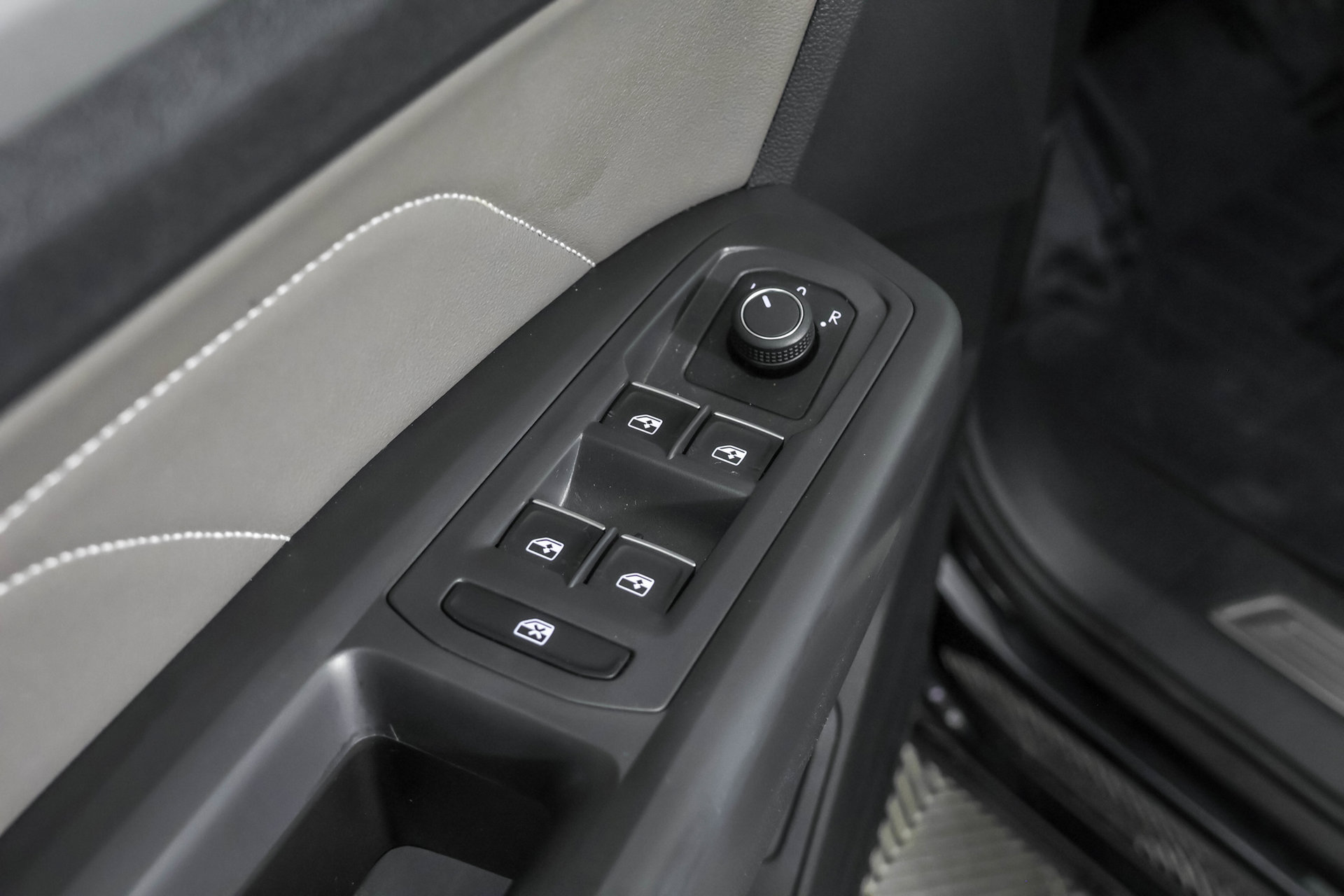 Certified 2023 Volkswagen Atlas SEL AWD/4WD image 36
