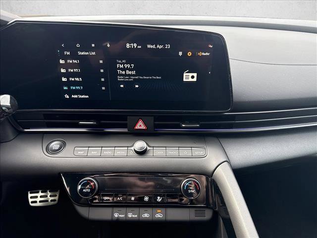 Used 2025 Hyundai Elantra SEL image 14