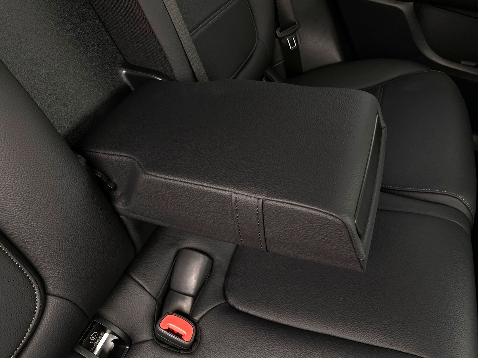 Used 2025 Mercedes-Benz GLC 300 image 30