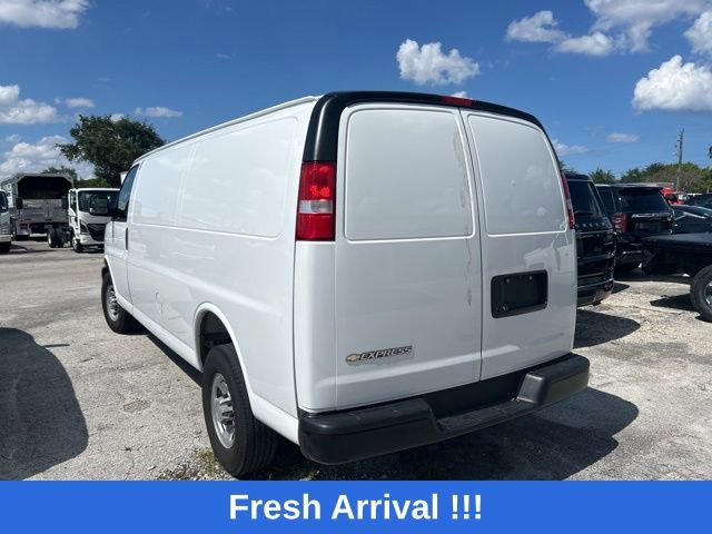 Used 2025 Chevrolet Express 2500 Extended w/ Driver Convenience Package RWD image 16
