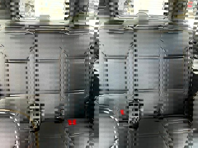 Used 2023 Chevrolet Suburban Premier image 14