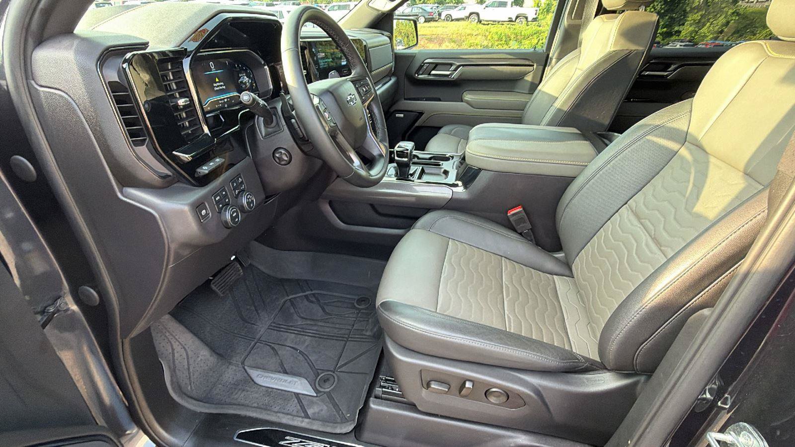 Used 2023 Chevrolet Silverado 1500 ZR2 w/ Technology Package AWD/4WD image 16