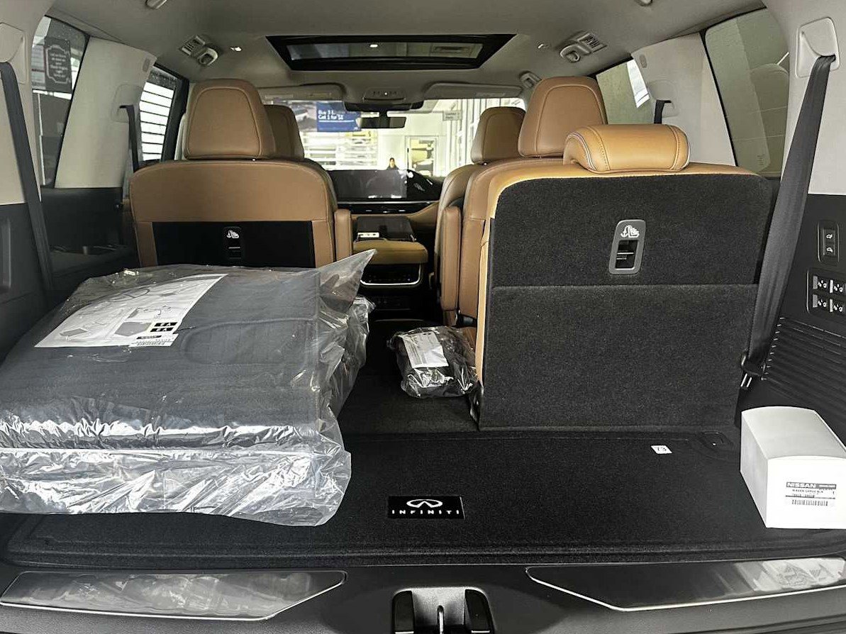 New 2026 INFINITI QX80 Luxe w/ Cargo Package image 6