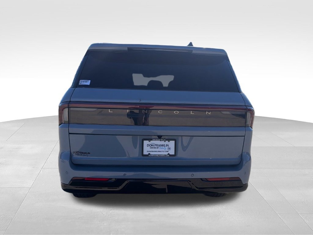 New 2027 Lincoln Navigator L Reserve w/ Jet Appearance Package AWD/4WD image 4