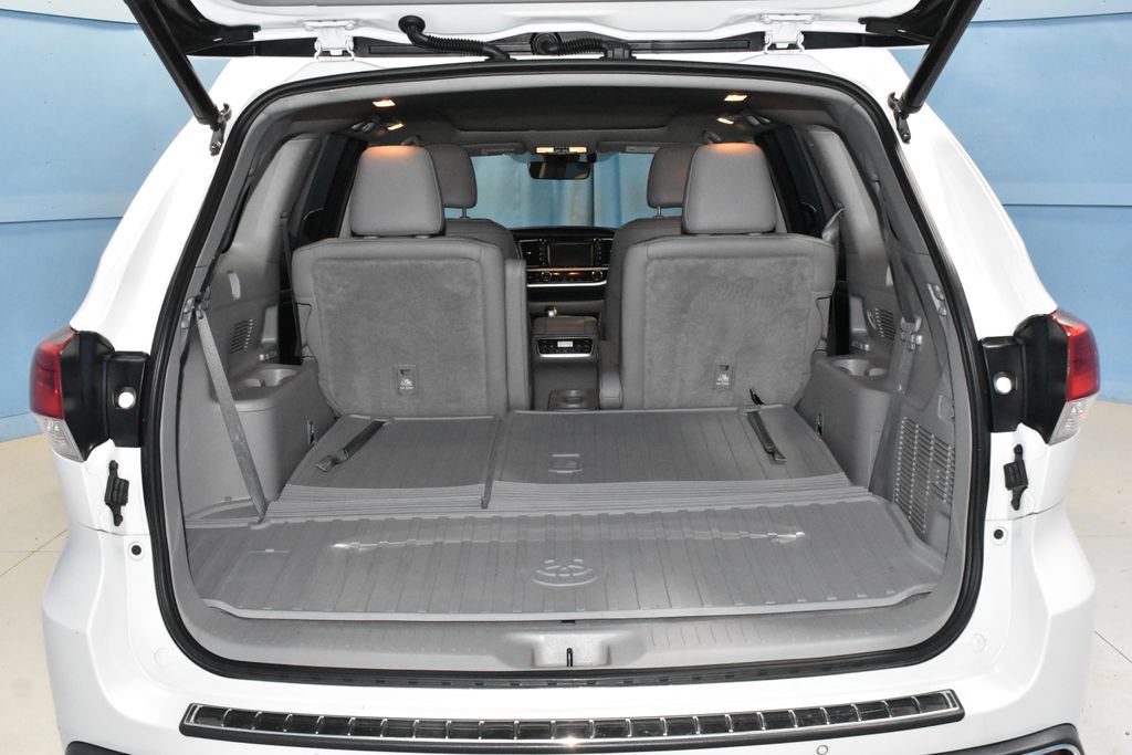 Used 2019 Toyota Highlander Limited Platinum AWD/4WD image 38