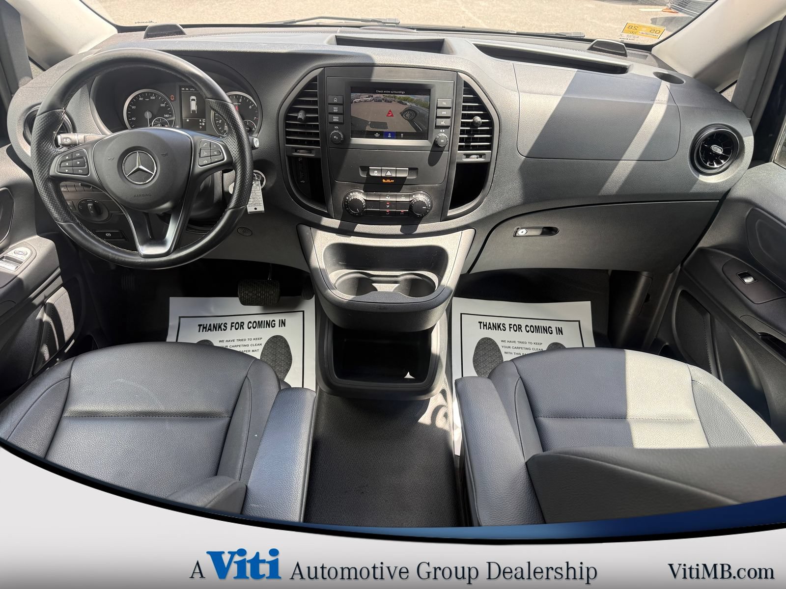 Used 2022 Mercedes-Benz Metris image 2