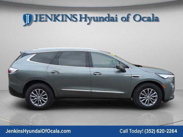 Used 2024 Buick Enclave Essence w/ Technology Package image 2