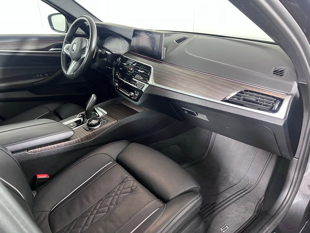 Used 2020 BMW 540i xDrive w/ M Sport Package image 19