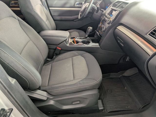 Used 2019 Ford Explorer XLT FWD image 33