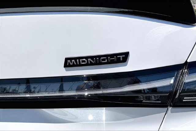 New 2027 Nissan Sentra SR w/ SR Premium Package FWD image 8