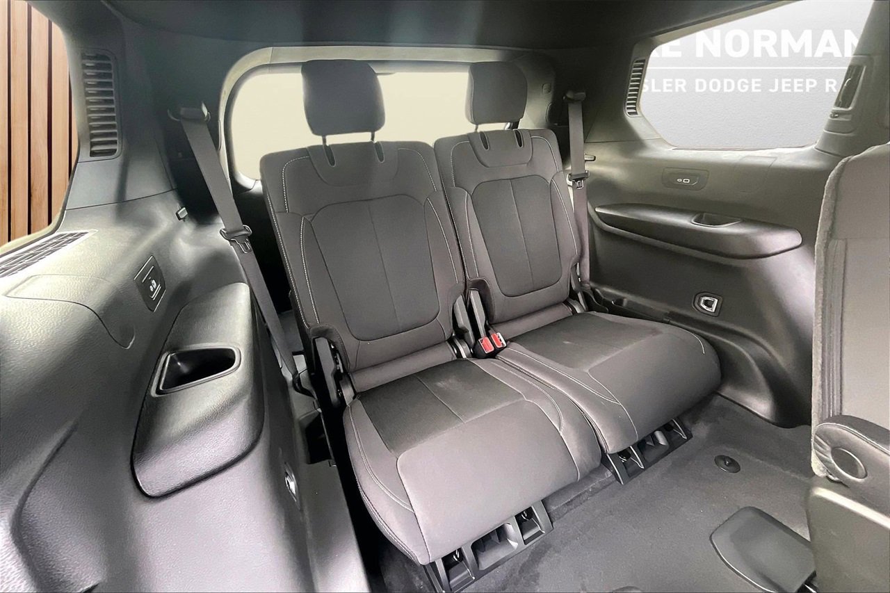 New 2025 Jeep Grand Cherokee L Laredo w/ Luxury Tech Group I image 24