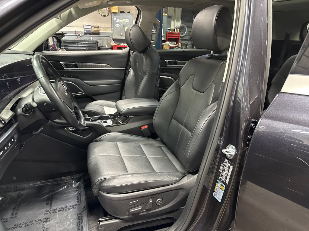 Used 2025 Kia Telluride SX w/ SX Captain's Chair Package AWD/4WD image 10