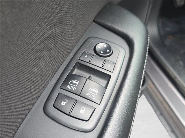 Used 2019 Dodge Challenger SXT RWD image 8