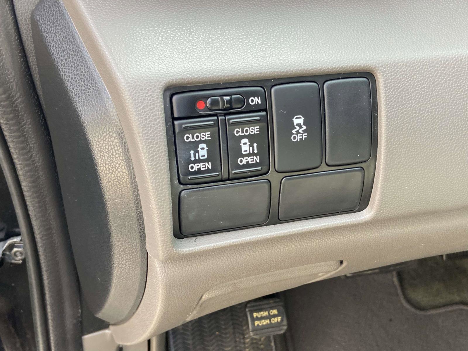 Used 2016 Honda Odyssey SE image 13