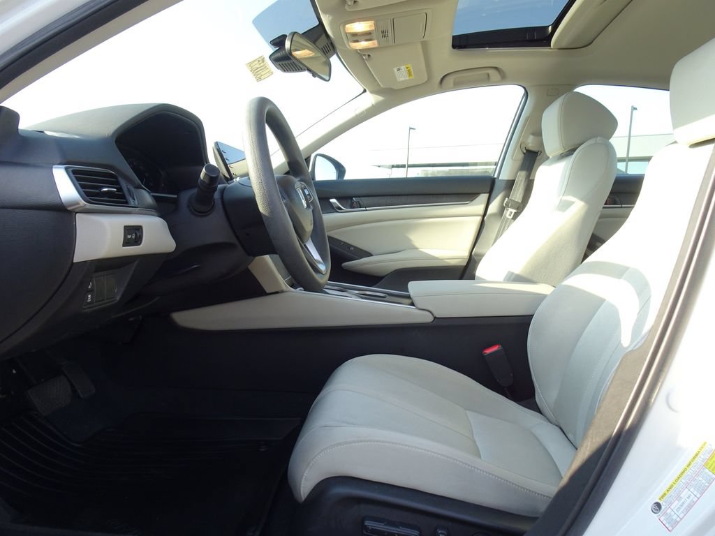 Used 2018 Honda Accord EX image 9