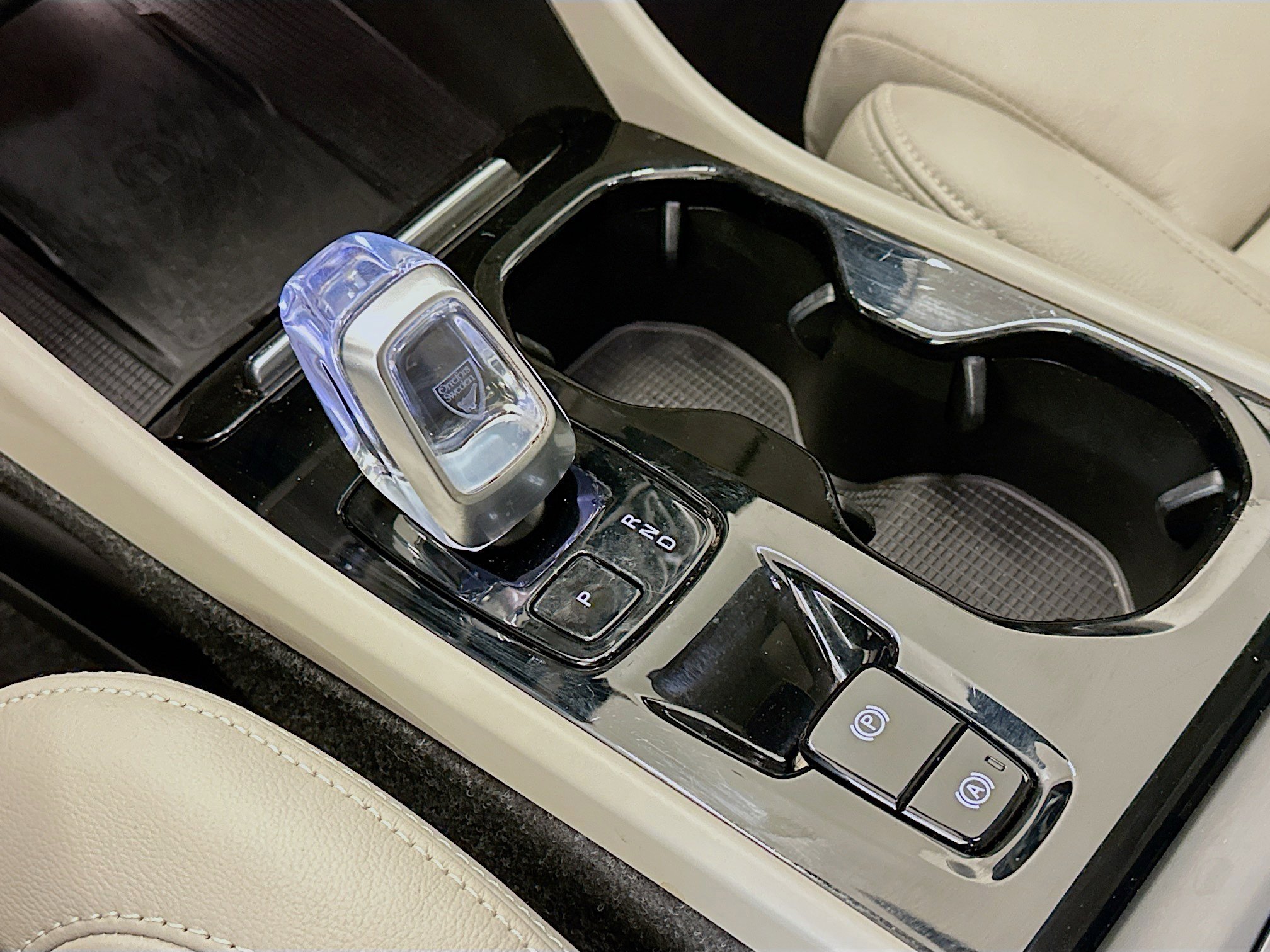 Used 2023 Volvo XC40 B5 Ultimate image 25