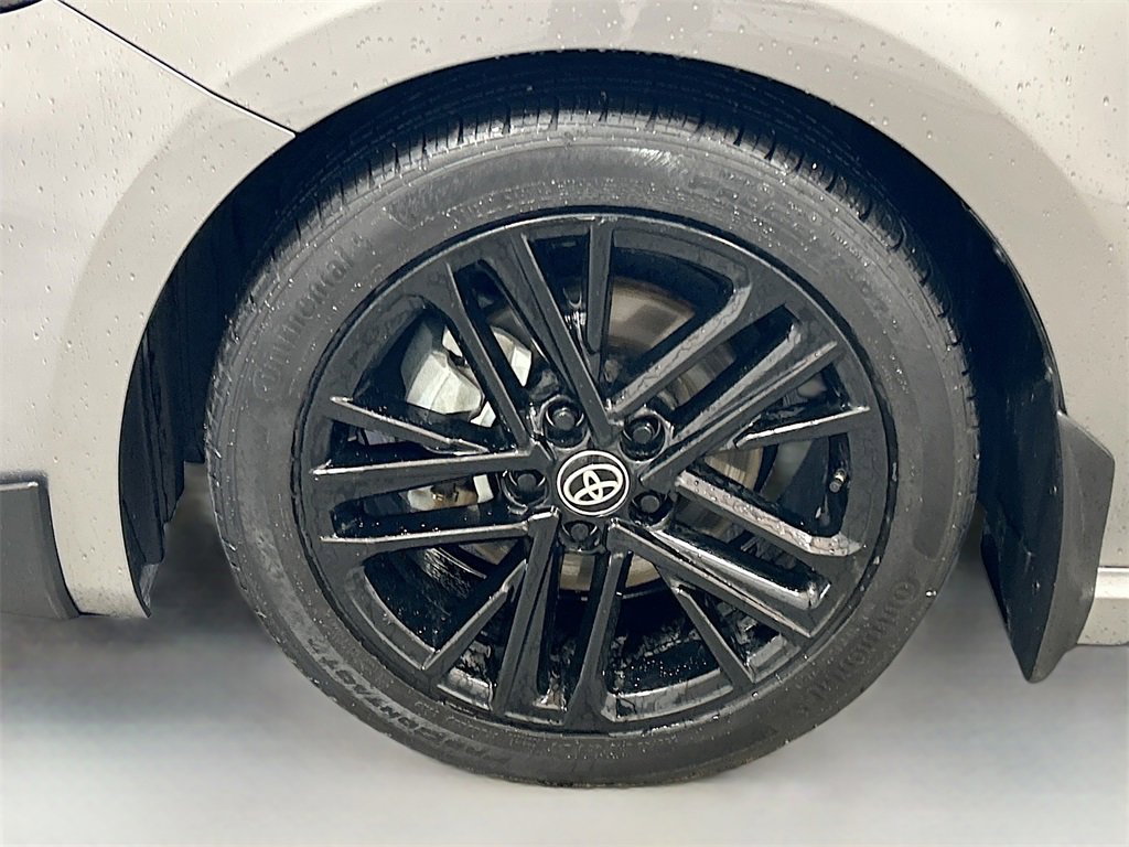 Used 2025 Toyota Camry SE w/ Convenience Package image 27