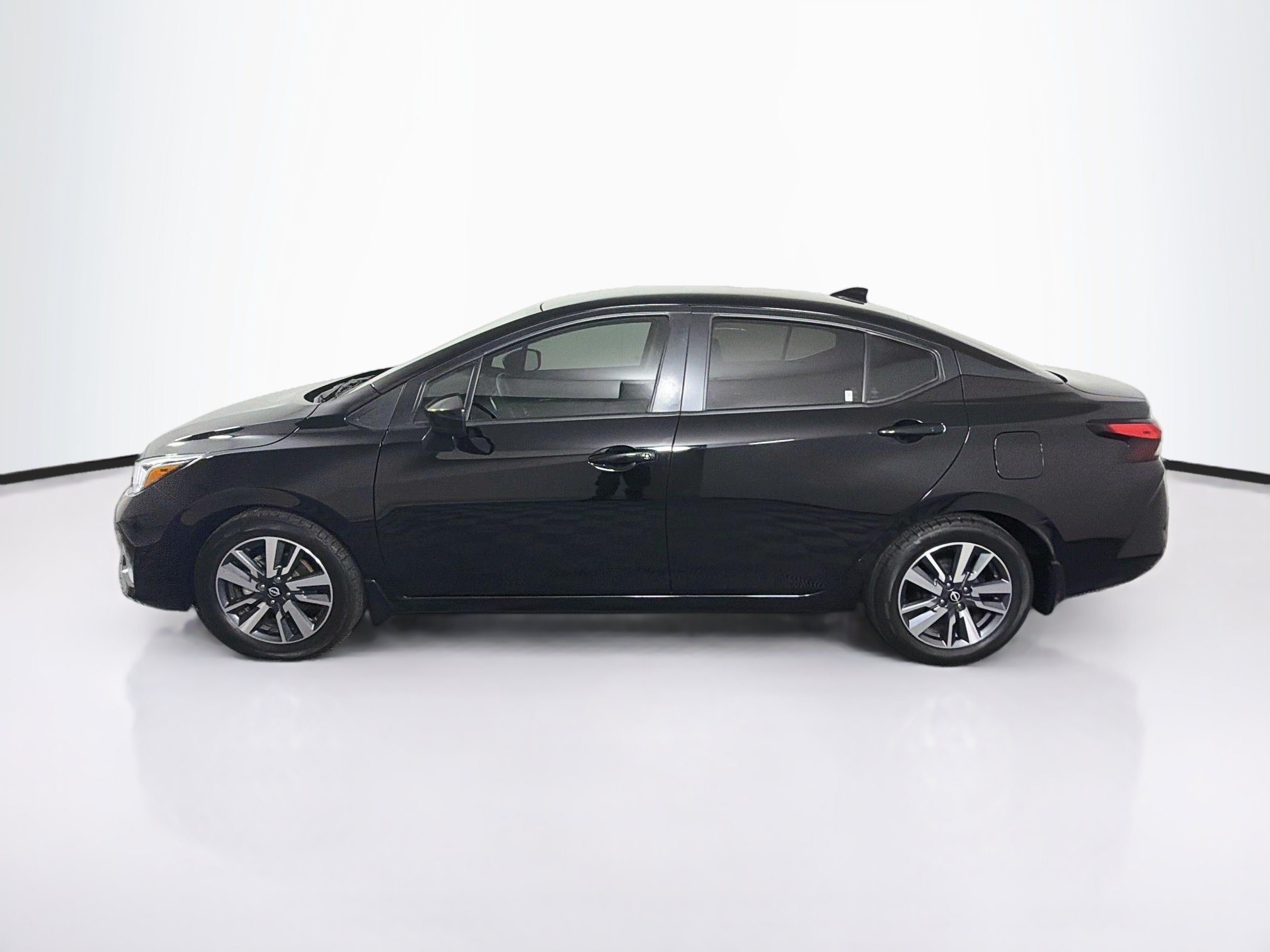 Used 2024 Nissan Versa SV w/ Trunk Package FWD image 4