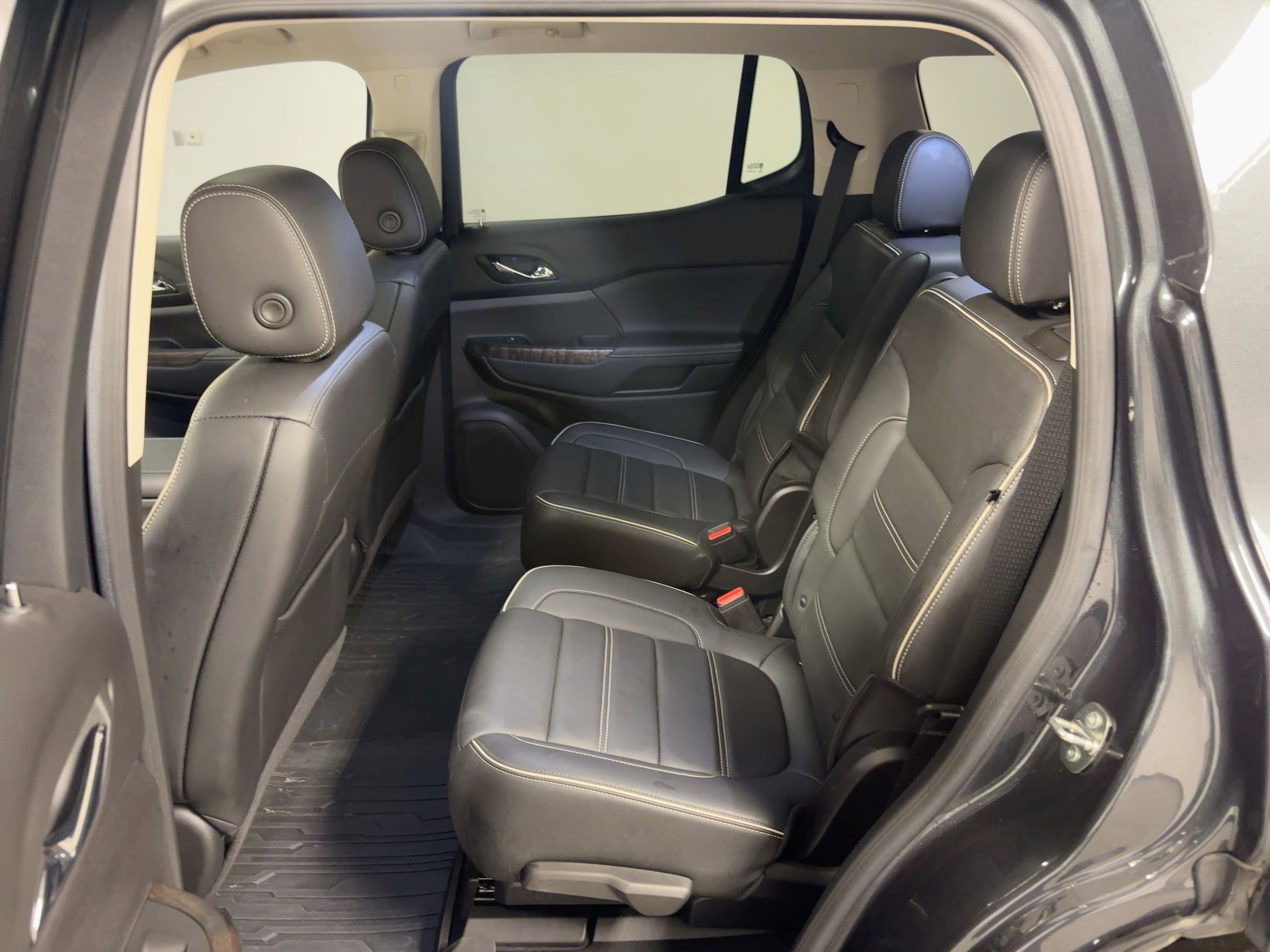 Used 2023 GMC Acadia Denali w/ Denali Ultimate Package image 13