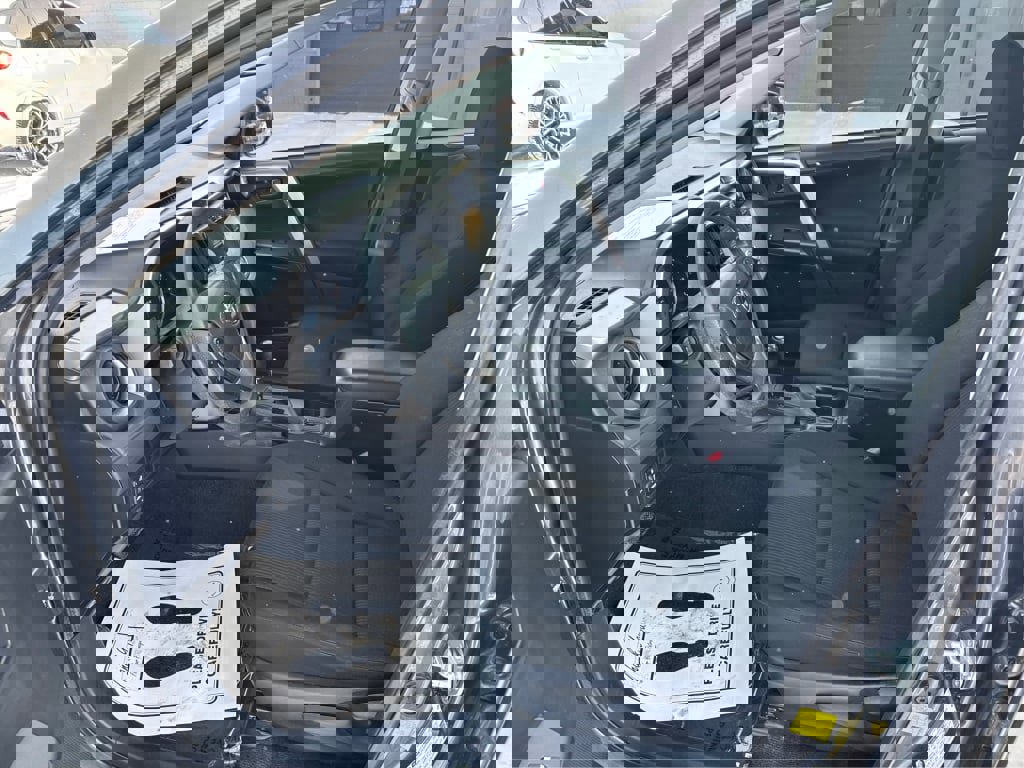 Used 2016 Toyota RAV4 LE image 11