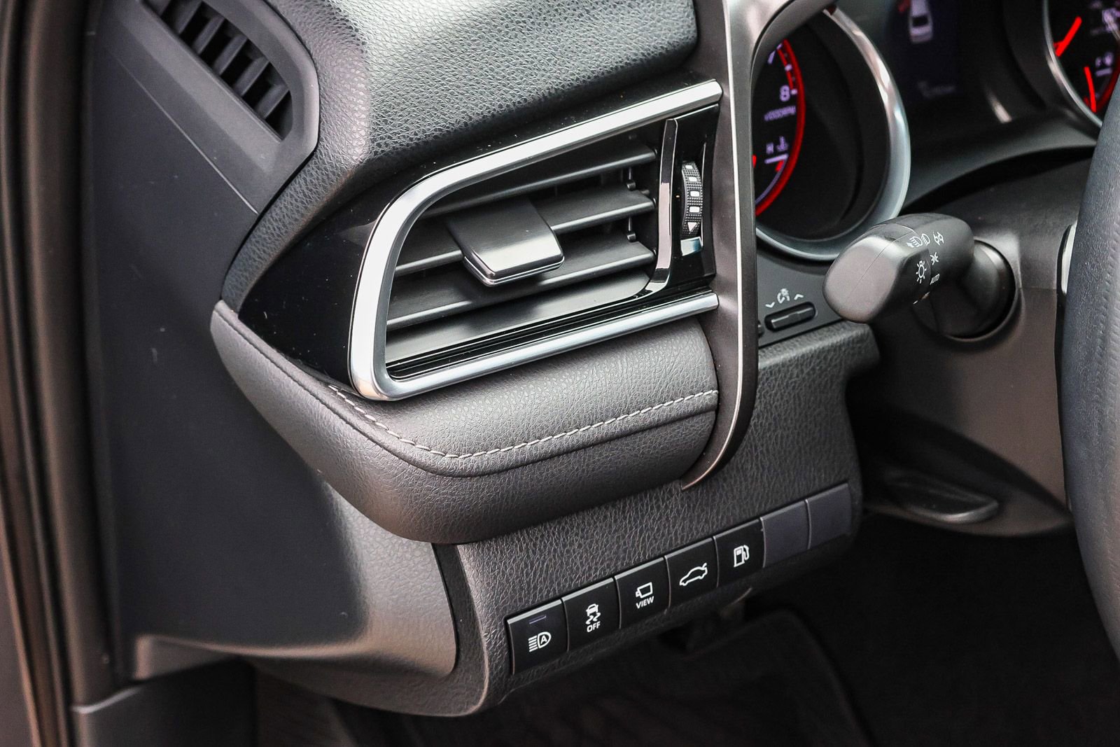 Used 2018 Toyota Camry XSE w/ Driver Assist Package image 29