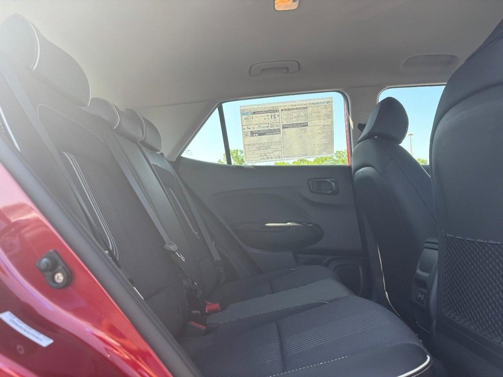 Certified 2025 Hyundai Venue Limited image 27
