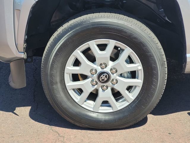 Certified 2024 Toyota Tacoma SR5 AWD/4WD image 11