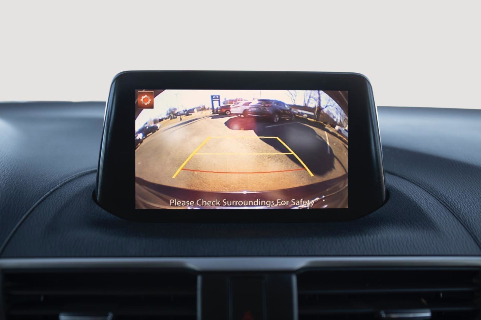 Used 2018 MAZDA MAZDA3 Touring image 11