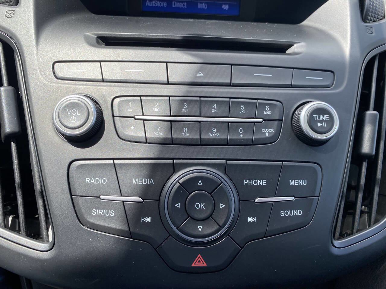 Used 2017 Ford Focus SE FWD image 29