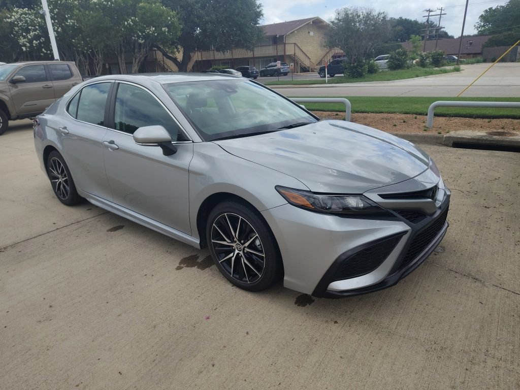 Used 2024 Toyota Camry SE FWD image 15