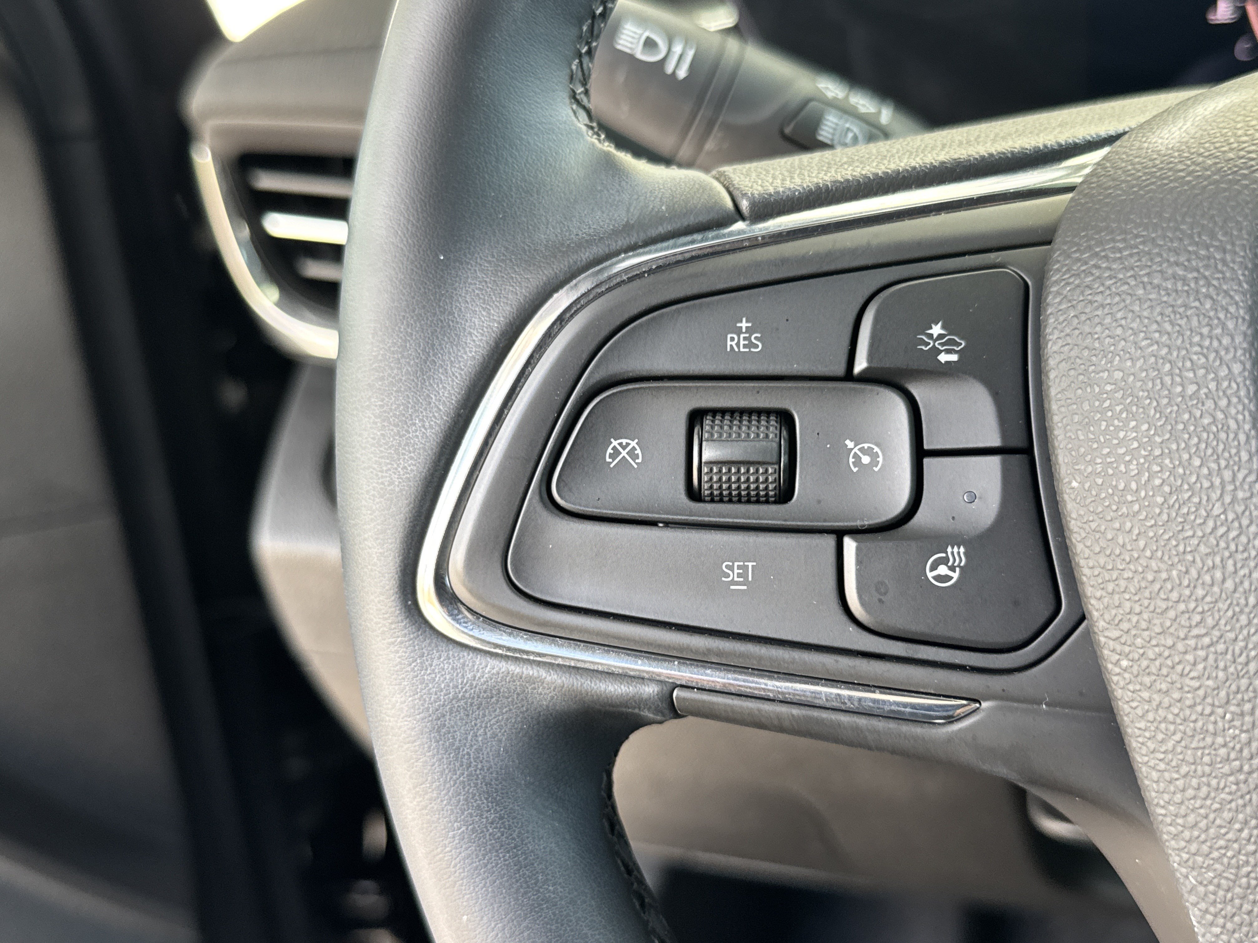 Used 2025 Buick Envista Preferred w/ Convenience I Package FWD image 19