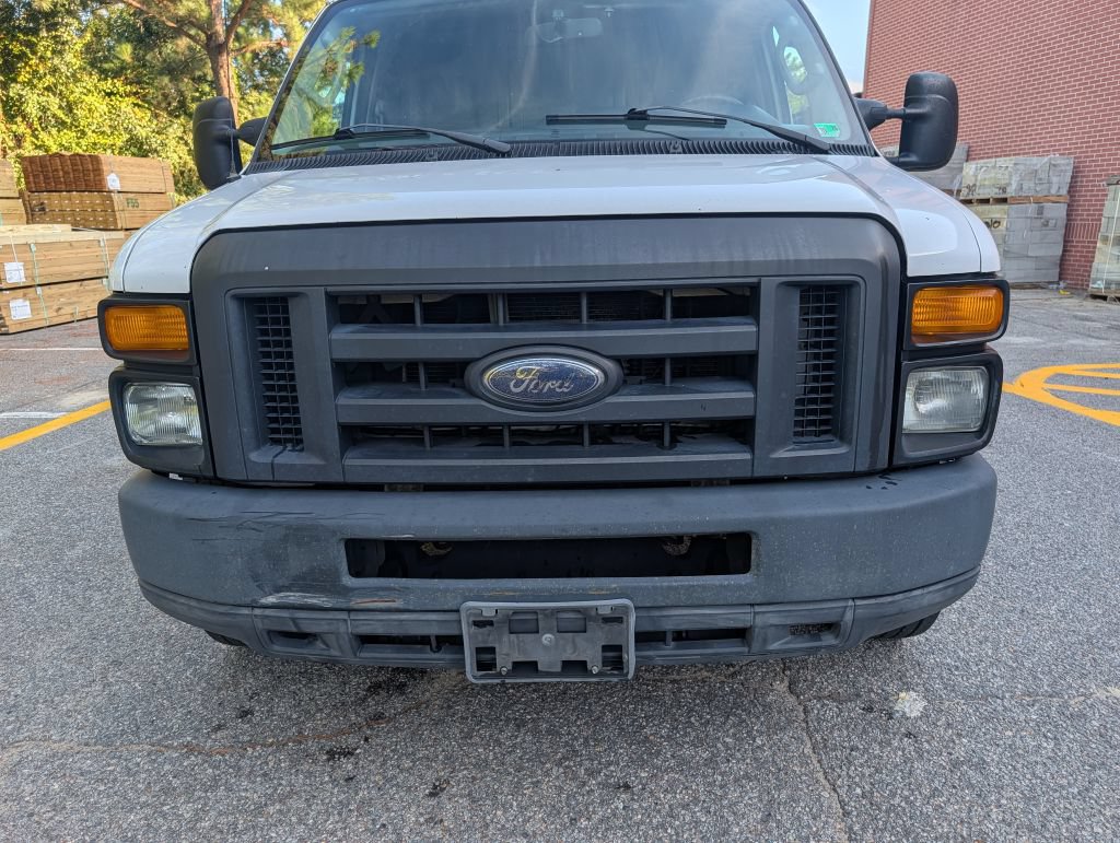 Used 2014 Ford E-250 and Econoline 250 Extended w/ Power Group RWD image 8