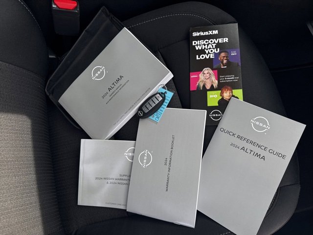 Used 2024 Nissan Altima 2.5 SV w/ SV Premium Package image 8