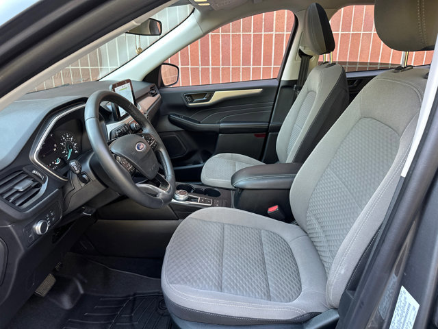 Used 2022 Ford Escape SE w/ SE Sport Appearance Package image 27