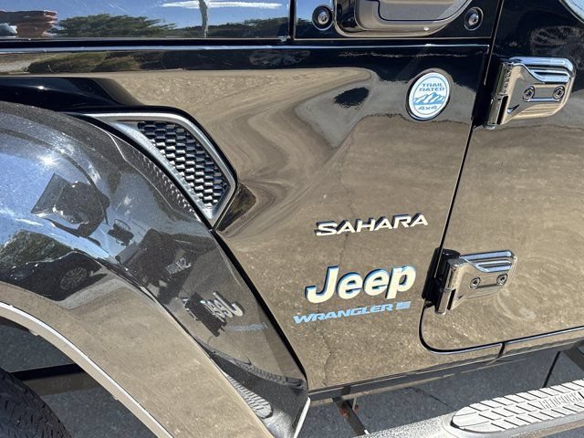 Used 2024 Jeep Wrangler Unlimited Sahara AWD/4WD image 13