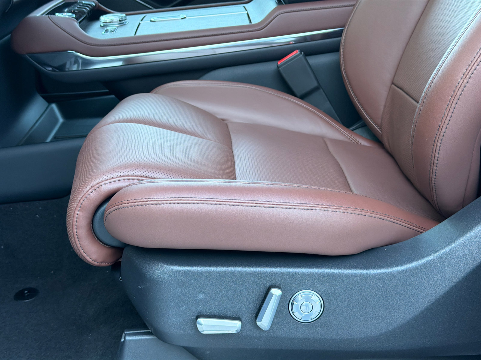 New 2026 Lincoln Navigator L Reserve AWD/4WD image 18