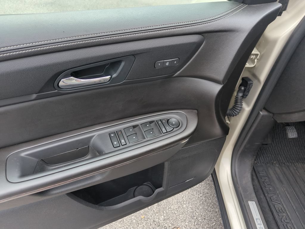 Used 2016 Chevrolet Traverse LTZ FWD image 18