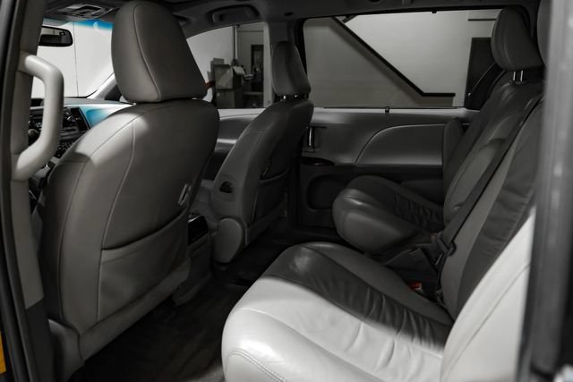 Used 2012 Toyota Sienna XLE FWD image 39